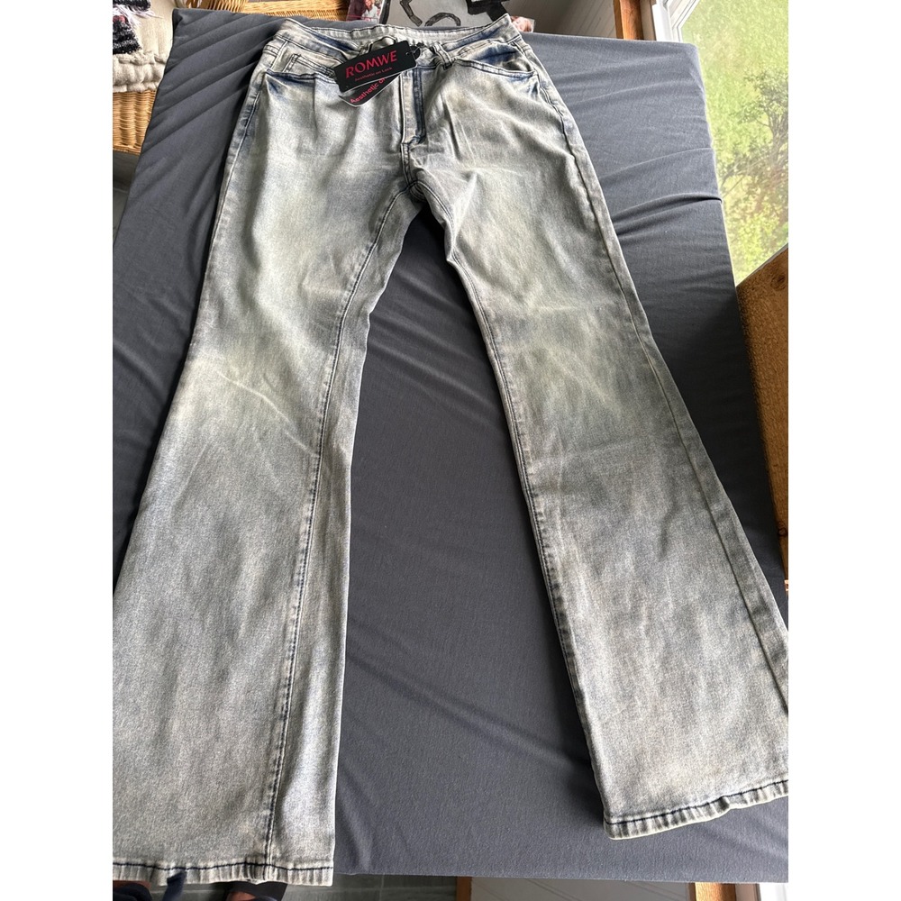Romwe Aesthetic Light Wash Y2K Flare Jeans Embroidered Wing Pockets Size L 8/10